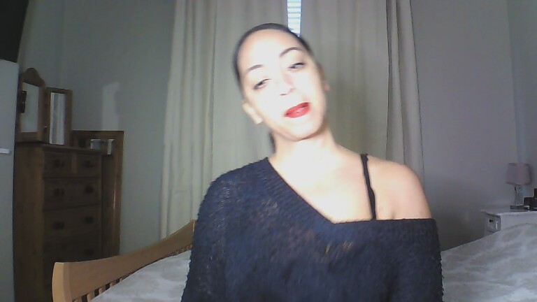 QueenTrick's Streamate show and profile