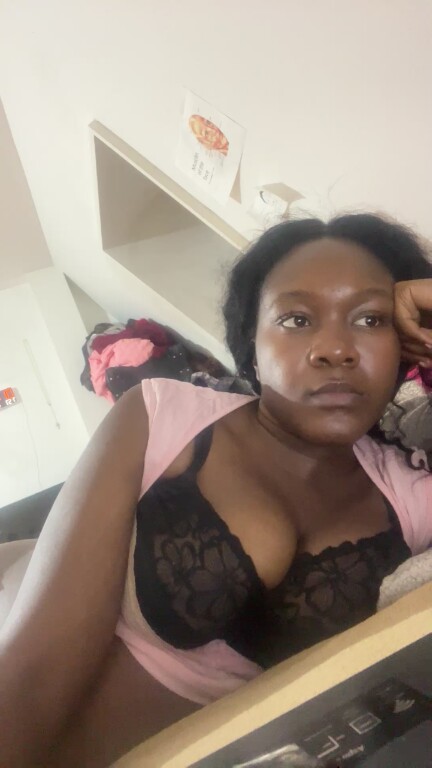 ShaylaDoll88's Streamate show and profile