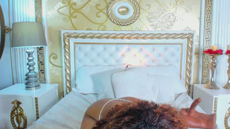 MaiaCox's Streamate show and profile